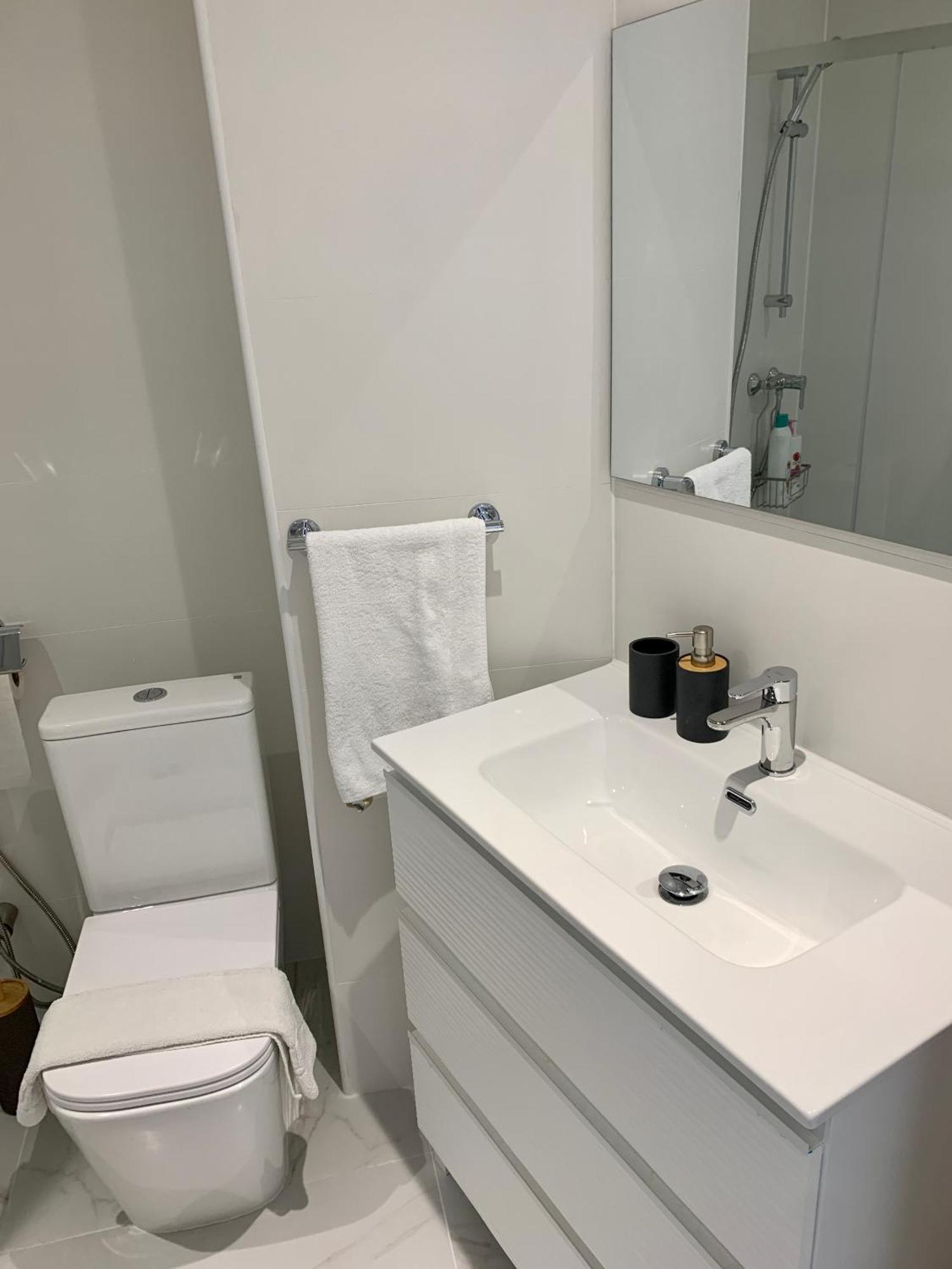 Elegant Studio With Pool And Seaview 托雷莫利诺斯 外观 照片