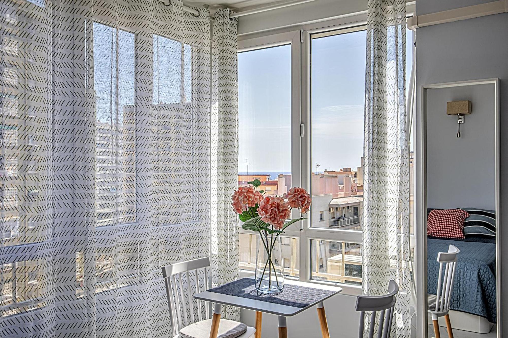 Elegant Studio With Pool And Seaview 托雷莫利诺斯 外观 照片