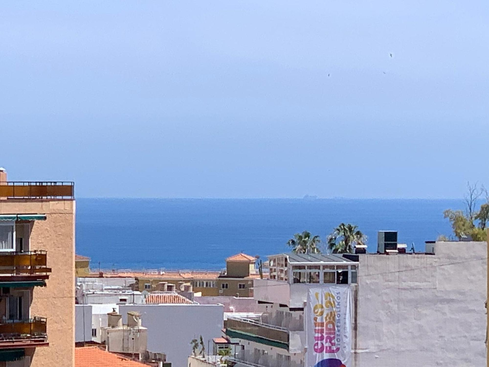 Elegant Studio With Pool And Seaview 托雷莫利诺斯 外观 照片